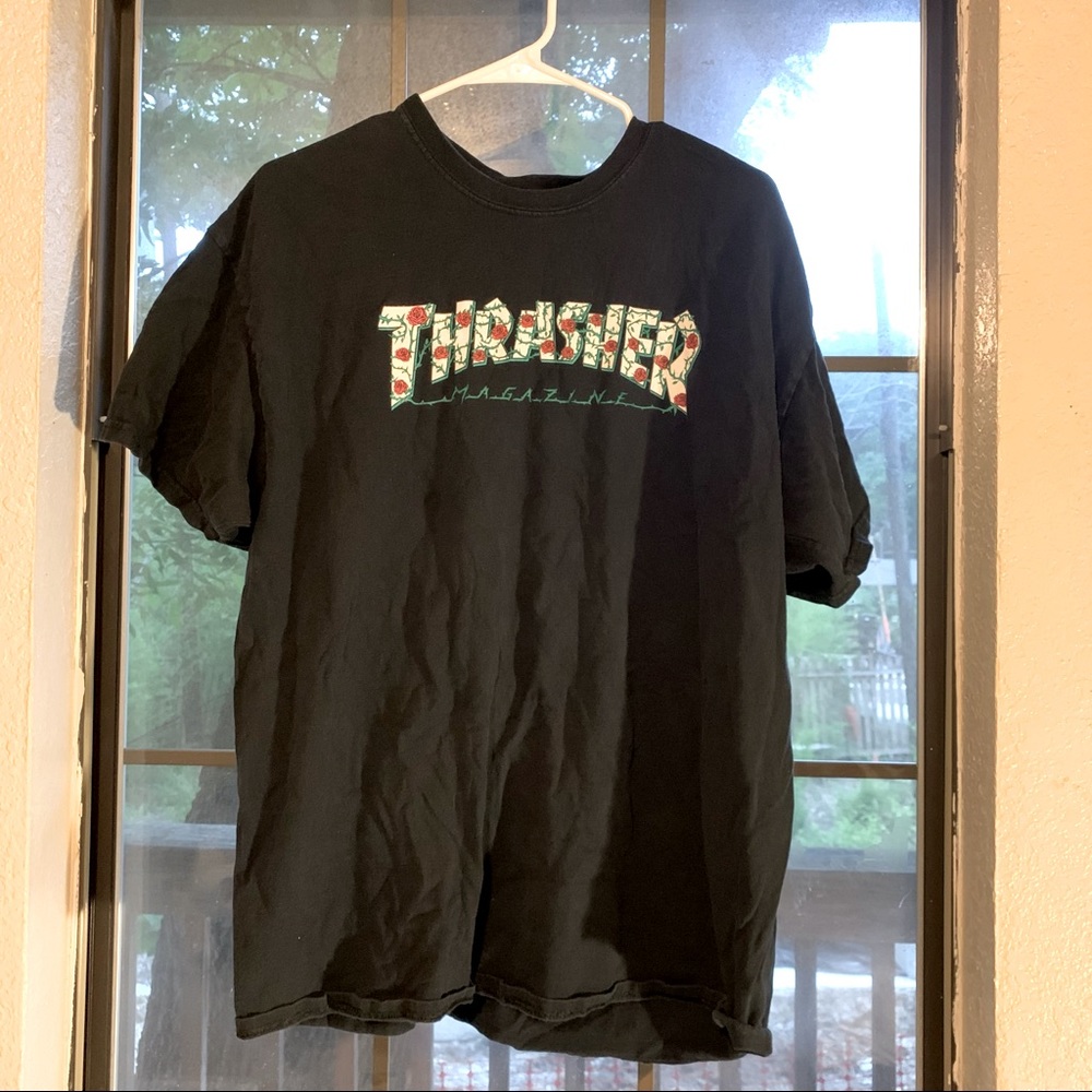 Thrasher rose tee